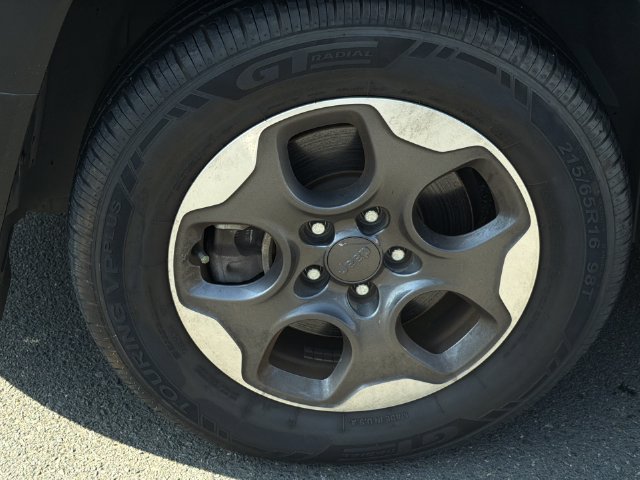 Used 2017 Jeep Renegade Sport w/ Power & Air Group FWD image 8