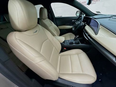 Used 2024 Cadillac XT4 Premium Luxury w/ Technology Package image 28