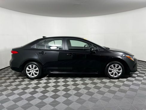 Certified 2025 Toyota Corolla LE image 4