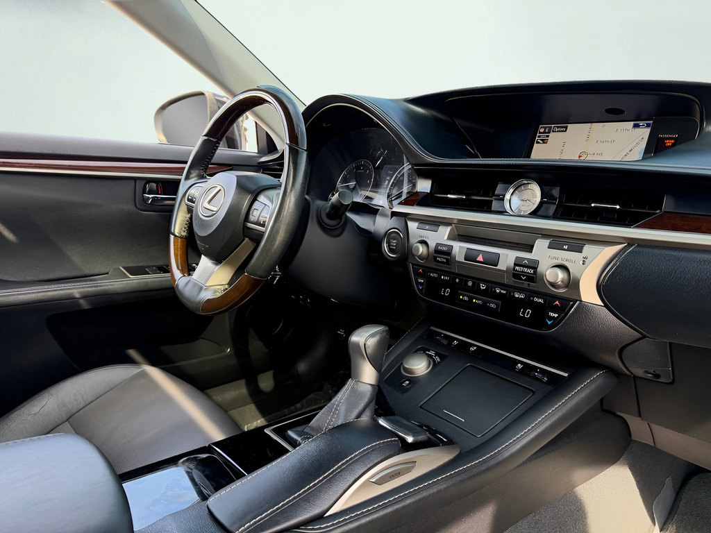 Used 2016 Lexus ES 350 w/ Navigation System Package FWD image 28