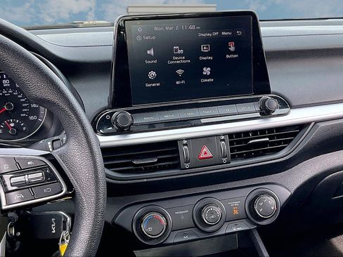 Used 2023 Kia Forte LXS image 6