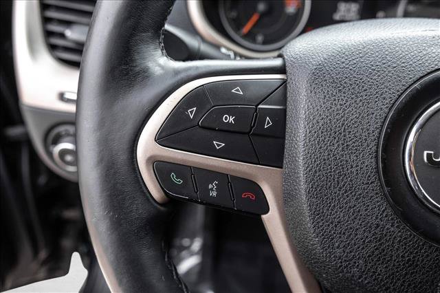 Used 2017 Jeep Cherokee Limited AWD/4WD image 13