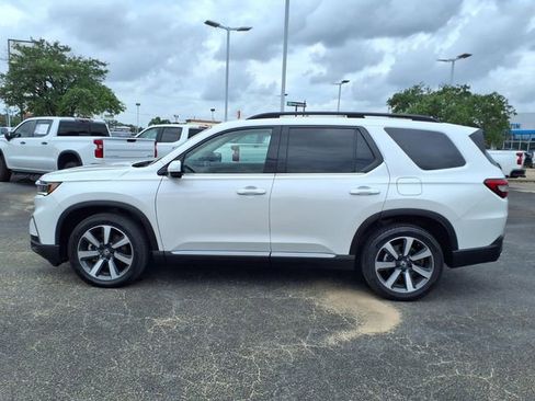 Used 2025 Honda Pilot Touring image 8