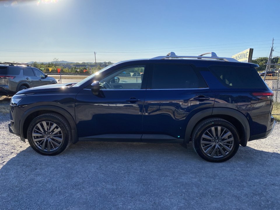 Used 2022 Nissan Pathfinder SL w/ SL Premium Package AWD/4WD image 8