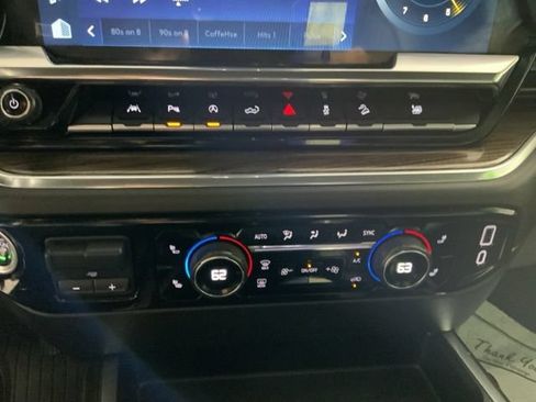 Used 2023 Chevrolet Silverado 1500 RST AWD/4WD image 20