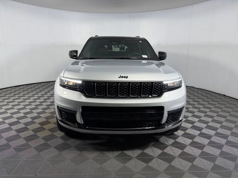 Used 2025 Jeep Grand Cherokee L Summit AWD/4WD image 2