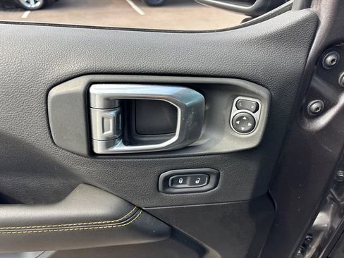 Used 2025 Jeep Wrangler Unlimited Sahara AWD/4WD image 14
