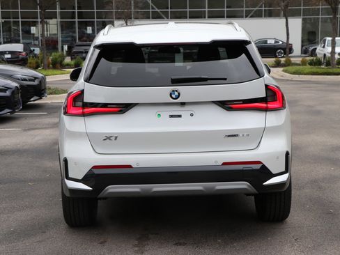 Certified 2025 BMW X1 xDrive28i w/ Convenience Package image 12