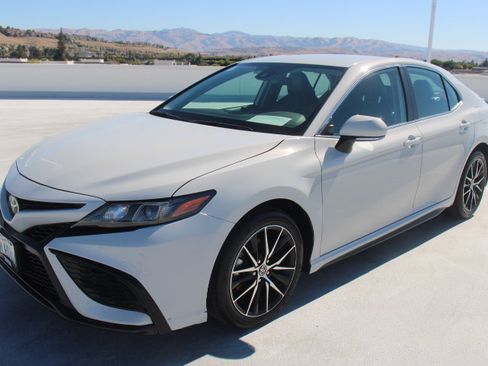 Certified 2024 Toyota Camry SE w/ Blackout Package (TMS) FWD image 6