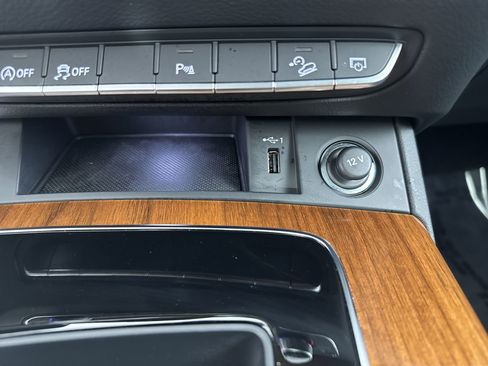 Used 2023 Audi Q5 2.0T Premium w/ Convenience Package AWD/4WD image 9