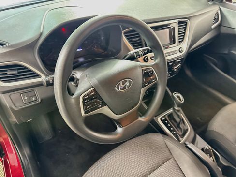 Used 2022 Hyundai Accent SE w/ Cargo Package FWD image 10