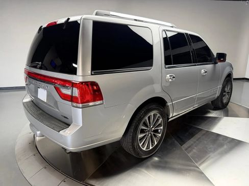 Used 2015 Lincoln Navigator 4WD image 2
