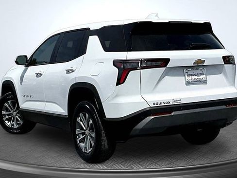 Used 2025 Chevrolet Equinox LT image 4