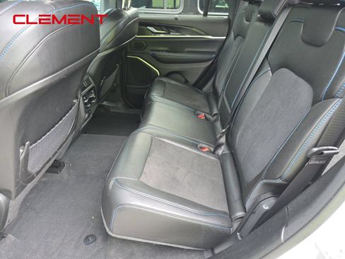 Used 2023 Jeep Grand Cherokee Trailhawk w/ Advanced Protech Group II AWD/4WD image 4