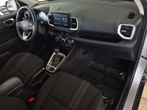 Used 2025 Hyundai Venue SEL FWD image 33