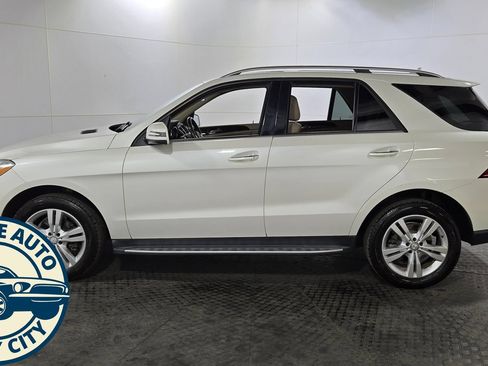 Used 2014 Mercedes-Benz ML 350 4MATIC w/ Premium 1 Package image 4