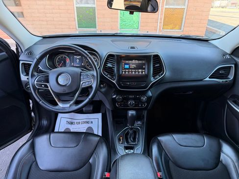 Used 2019 Jeep Cherokee Latitude Plus image 13