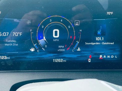 Used 2024 Chevrolet Traverse LT w/ Midnight/Sport Edition image 19