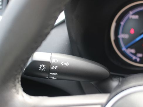 Used 2023 Toyota RAV4 SE image 24