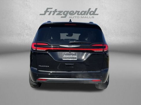 New 2026 Chrysler Pacifica Pinnacle image 6