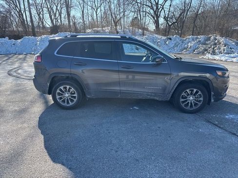 Certified 2019 Jeep Cherokee Latitude Plus image 2