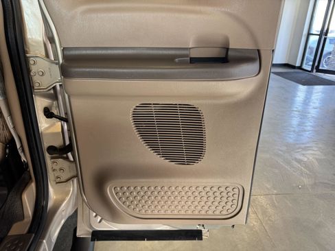 Used 1999 Ford F250 XLT image 26