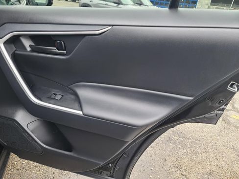 Used 2025 Toyota RAV4 LE image 17
