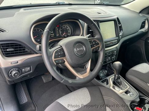 Used 2014 Jeep Cherokee Latitude FWD image 15