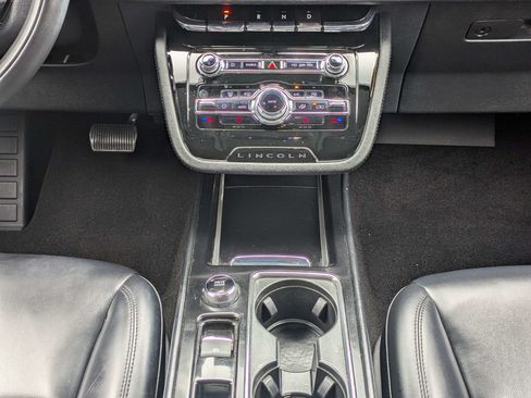 Used 2021 Lincoln Corsair FWD w/ Rear Removable Package Tray image 21