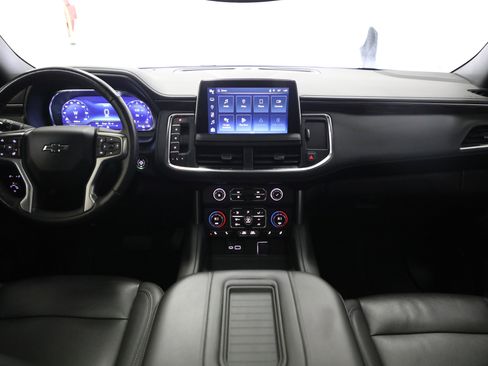 Used 2023 Chevrolet Tahoe Z71 w/ Luxury Package image 2