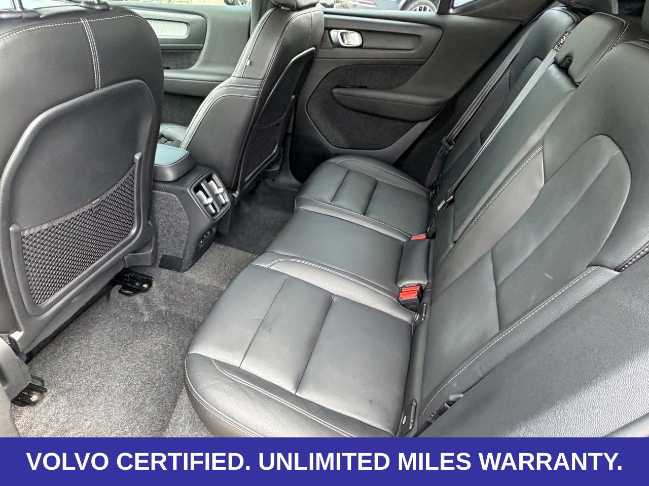 Certified 2026 Volvo XC40 B5 Plus AWD/4WD image 32
