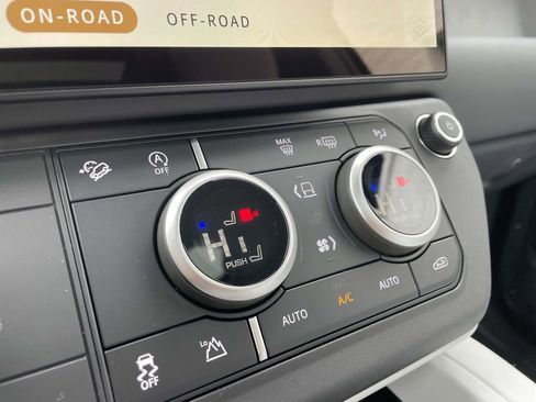 New 2026 Land Rover Defender 110 X-Dynamic SE AWD/4WD image 30