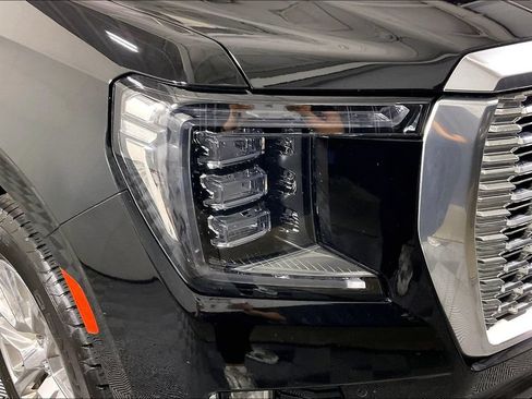 Used 2022 GMC Yukon XL Denali AWD/4WD image 39