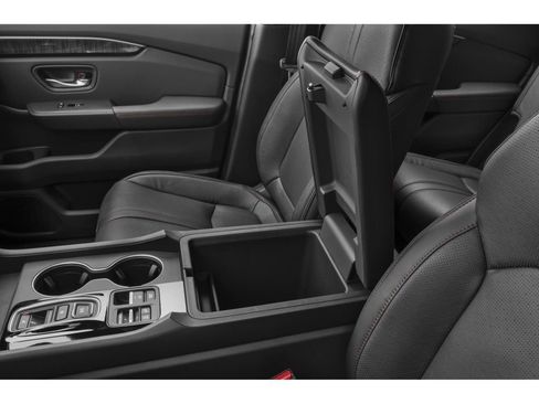 Used 2025 Honda Pilot Black Edition image 9