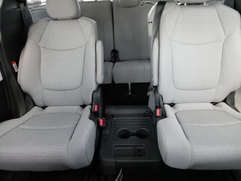 Certified 2026 Toyota Sienna LE FWD image 13