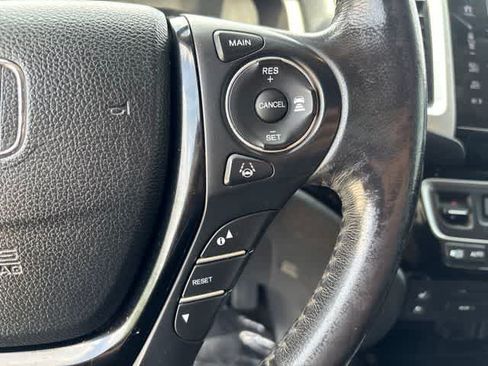 Used 2018 Honda Pilot Elite image 12