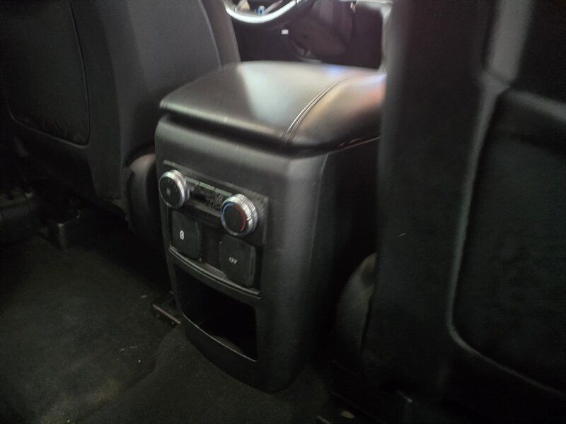 Used 2020 Ford Explorer XLT AWD/4WD image 18