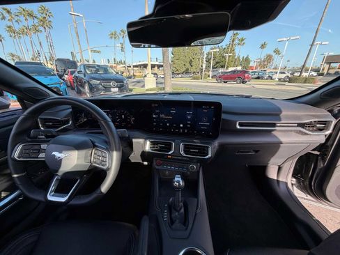 Used 2025 Ford Mustang GT Premium w/ GT Performance Package image 17