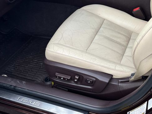 Used 2016 Lexus ES 300h Hybrid image 18