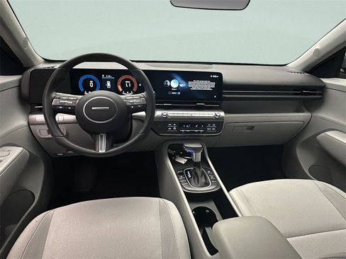 Certified 2025 Hyundai Kona SEL image 19