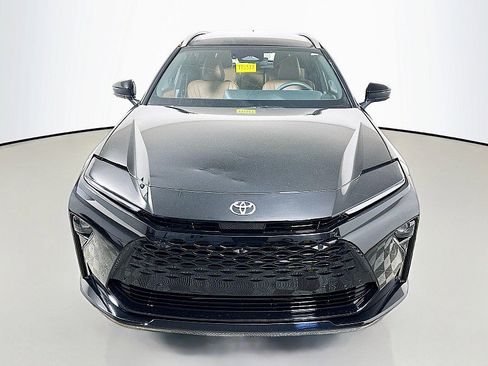 New 2025 Toyota Crown Signia image 2