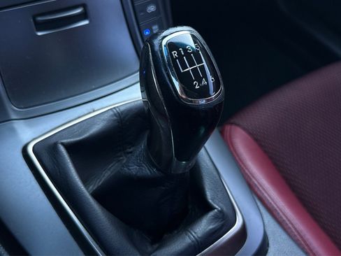 Used 2013 Hyundai Genesis 3.8 RWD image 12