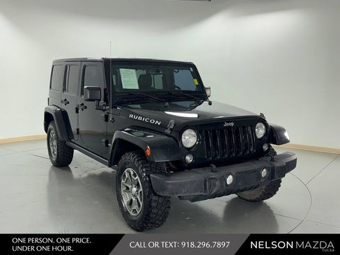 Used 2014 Jeep Wrangler Unlimited Rubicon w/ Connectivity Group AWD/4WD image 4