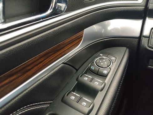 Used 2018 Ford Explorer Limited AWD/4WD image 27