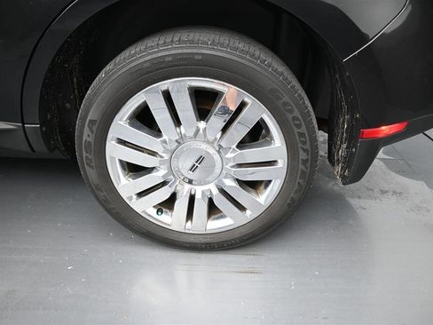 Used 2010 Lincoln MKX AWD image 19