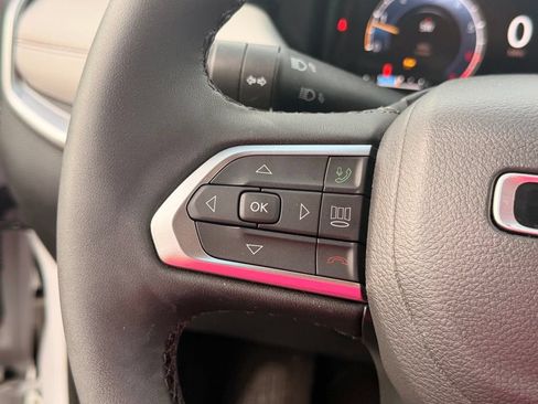 Used 2025 Jeep Compass Limited w/ Elite Group AWD/4WD image 17