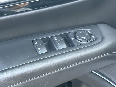 Used 2026 Chevrolet Suburban Z71 AWD/4WD image 14