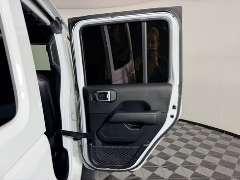 Used 2021 Jeep Wrangler Unlimited Sahara AWD/4WD image 38