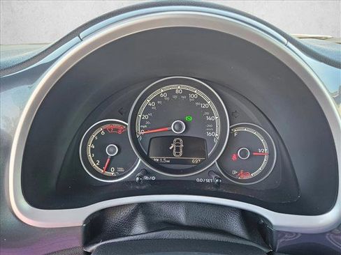 Used 2019 Volkswagen Beetle 2.0T SE FWD image 11