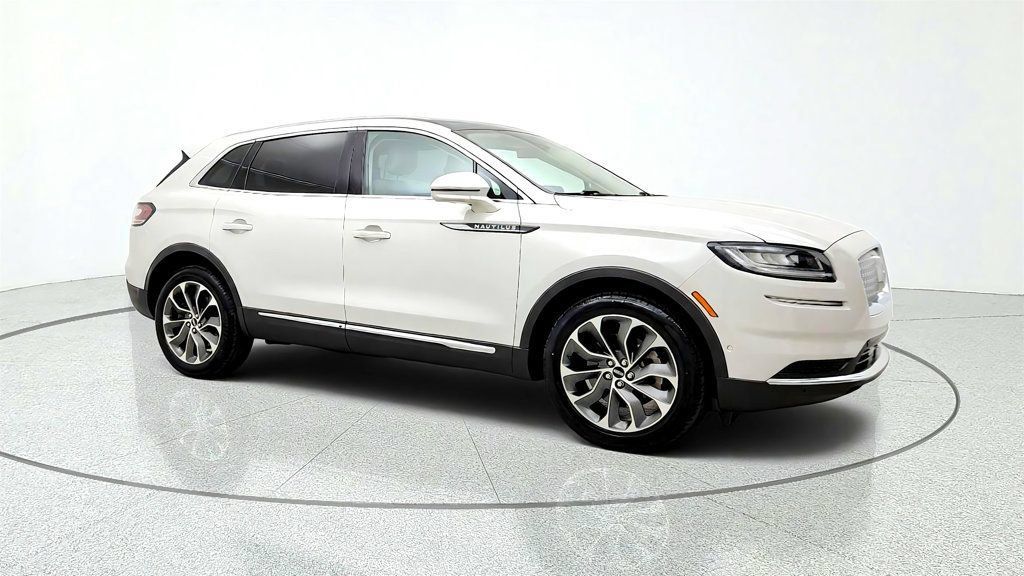 Used 2021 Lincoln Nautilus Reserve w/ Equipment Group 201A AWD/4WD image 3